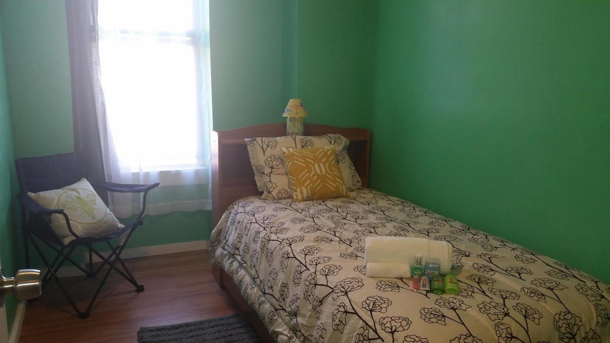 Oyo Bed And Breakfast นิวยอร์ก ภายนอก รูปภาพ